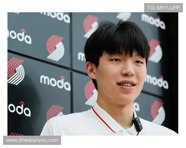 杨瀚森被亚当斯犯规手臂血痕特写见证篮球赛场对抗强度升级瞬间